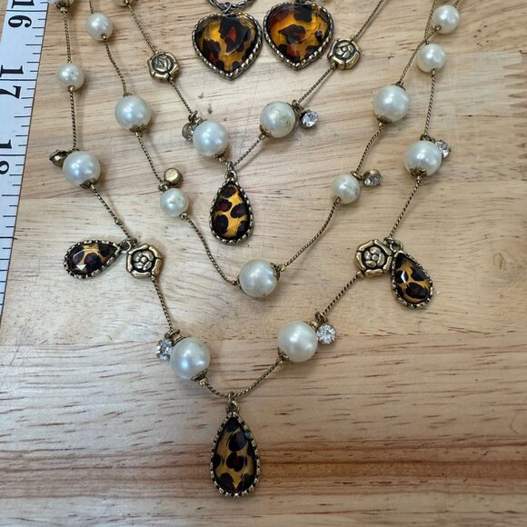 Betsey Johnson Leopard & Pearl Multi-Row Illusion Necklace & Earrings Set - Picture 10 of 14